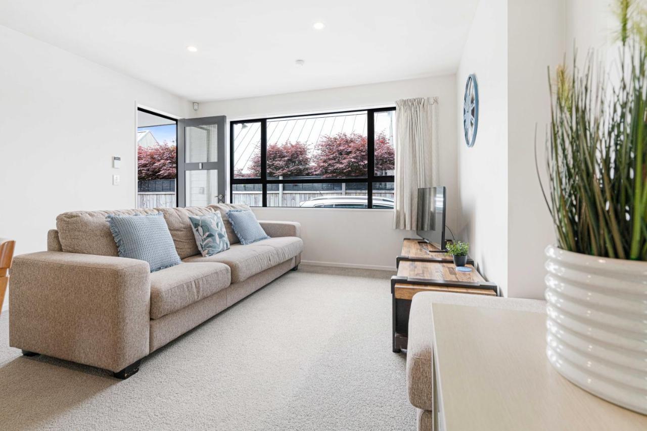 Apartment Cozy Merivale Two Bed W Parking *