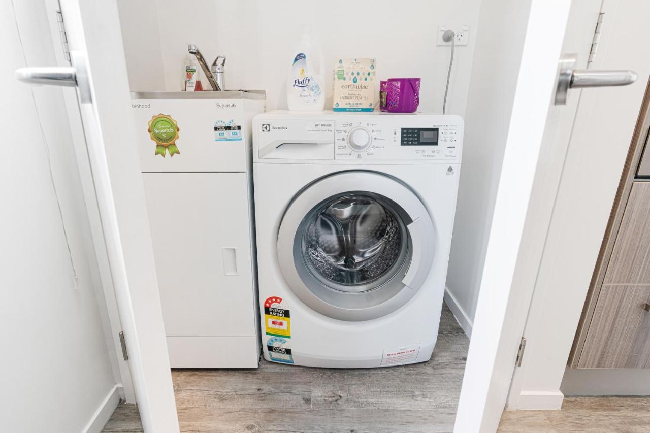 Apartment Cozy Merivale Two Bed W Parking